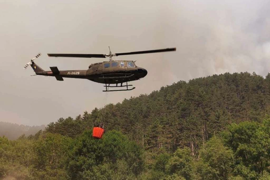 Ugašen požar u blizini Bugojna, helikopteri OS BiH imali više od 15 sati leta